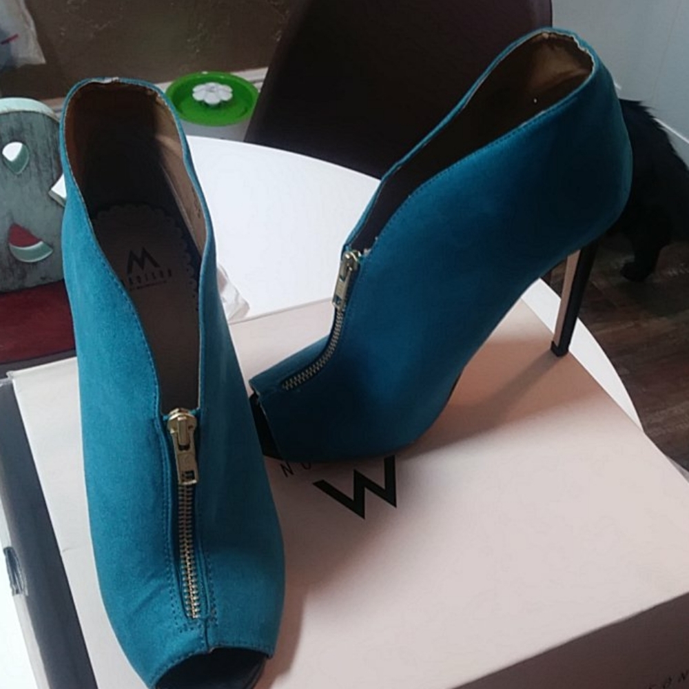 Aqua green zipper stilettos